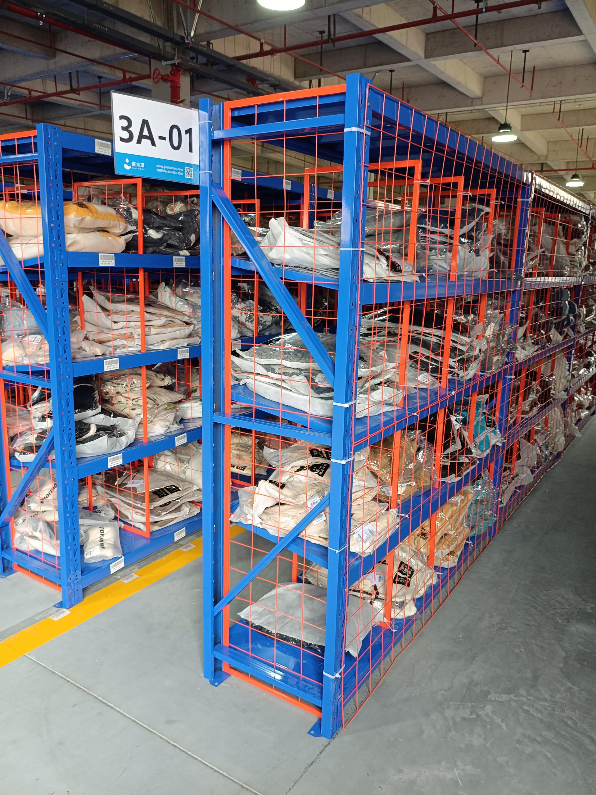 Why Choose Grid Shelves? The Ultimate Storage Solution