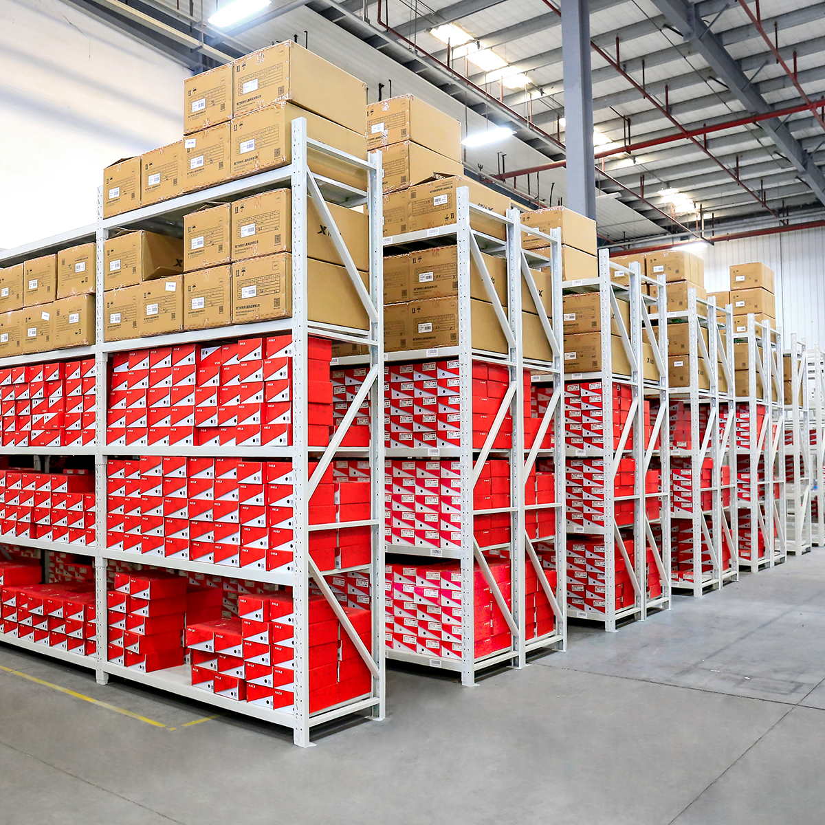 Mid warehouse shelves make warehouse management simpler