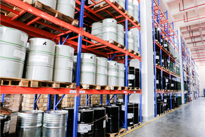 Corrosion-Resistant Heavy-Duty Racking with Spill Containment Pallets – A Safe Storage Solution for a Leading Chemical Manufacturer in Germany