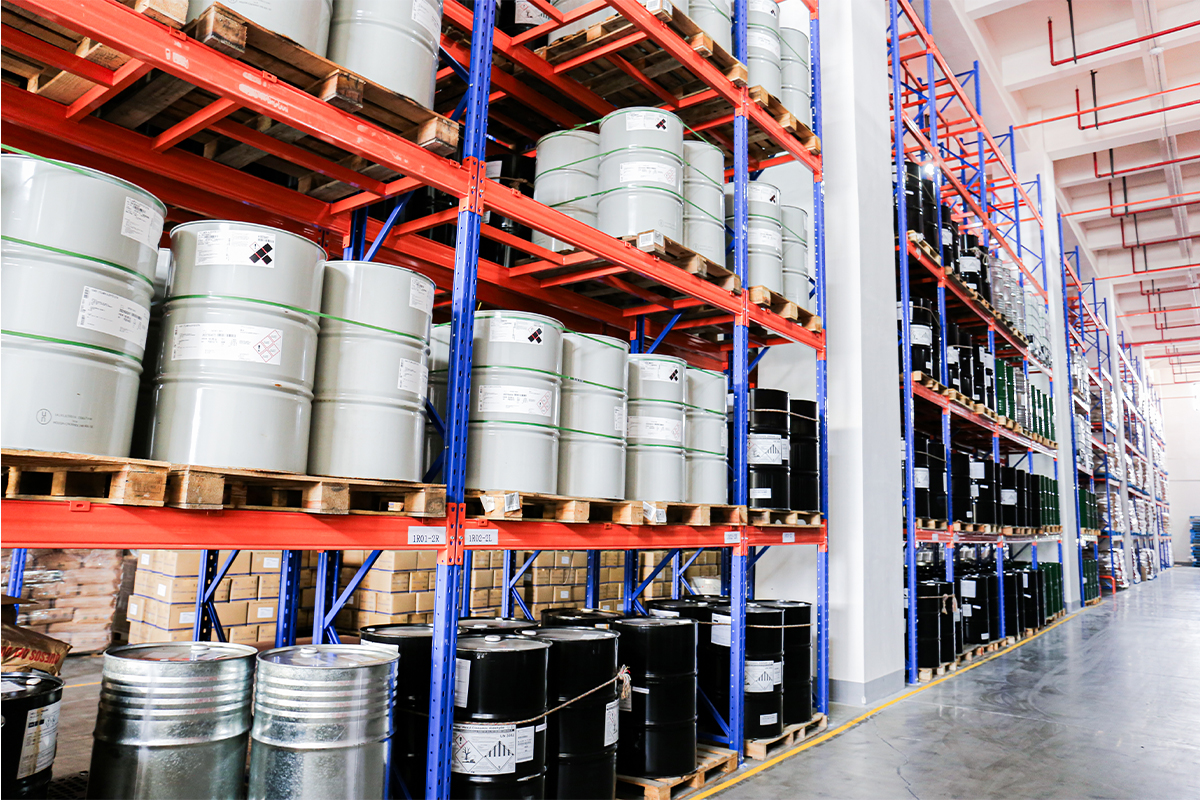 Corrosion-Resistant Heavy-Duty Racking with Spill Containment Pallets – A Safe Storage Solution for a Leading Chemical Manufacturer in Germany