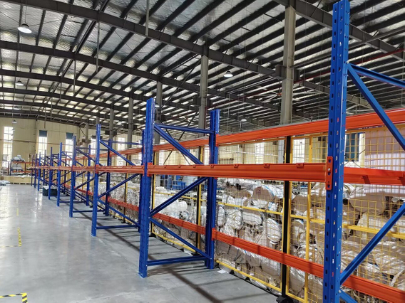 Heavy-Duty Pallet Racking Procurement for a Logistics Warehouse
